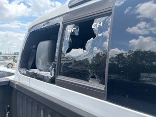 2011 Ford F-350 LARIAT - Primary Damage Right Image
